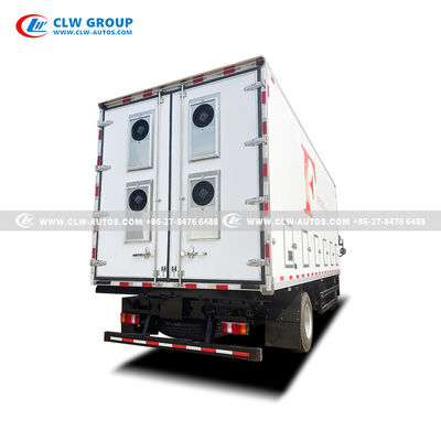 Sinotruk HOWO 6.8m Chick Transport Truck with Superior Insulated Body and All-Season Climate Control for Efficient Livestock Transport