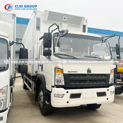 Sinotruk HOWO 6.8m Chick Transport Truck with Superior Insulated Body and All-Season Climate Control for Efficient Livestock Transport