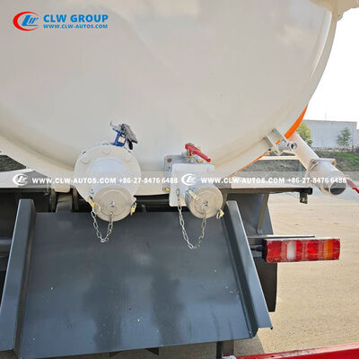 Sinotruk HOWO NX 20m³ Right-Hand Drive Sewage Suction Truck with Corrosion Resistant Vacuum Tanker for Municipal Waste