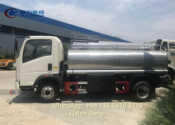 Sinotruk HOWO 4x2 RHD 5000L Stainless Steel Water Tanker Truck